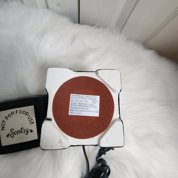 Scentsy Retired Warmer - Boleyn - Picture 4 of 8